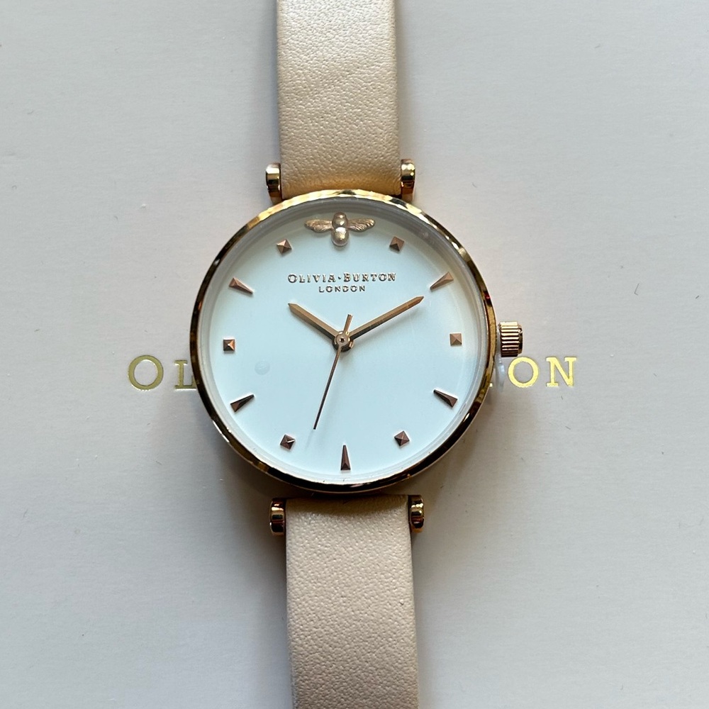 Olivia Burton Queen Bee Watch With 30mm White Face Peach Tone Leather Ba…